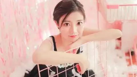 学生拼单帝王蟹